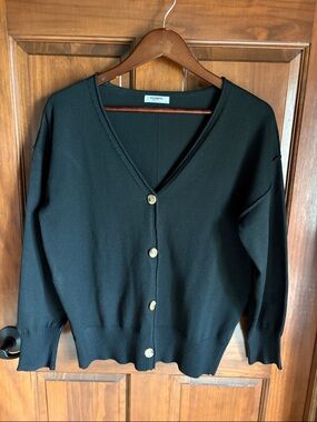 Zeagoo Black Oversized V-Neck Button-Front Sweater Women's Small